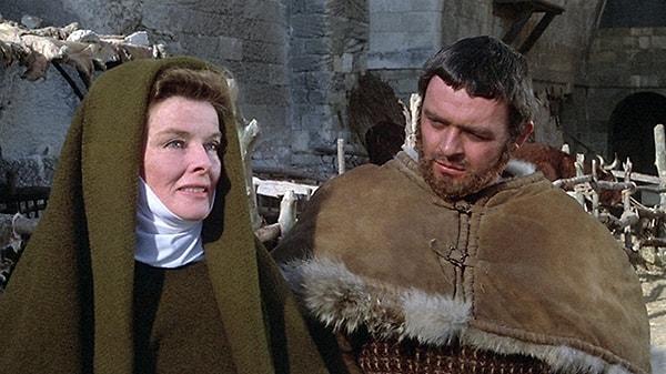 1968'de Oscar ödüllü Kış Aslanı'nda (The Lion in the Winter) filminde Hopkins, Hepburn'le birlikte rol almıştı. Hopkins, Aslan Yürekli Richard'ı canlandırırken Hepburn onun annesini oynamıştı.