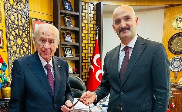 Eski milletvekili son olarak, “Beni savcılık, mahkeme çağırsın. Beni dinlesinler. Bana yöneltilen soruları cevaplamaya hazırım. Bildiklerimi anlatmaya hazırım” şeklinde bir çağrı yaptı.