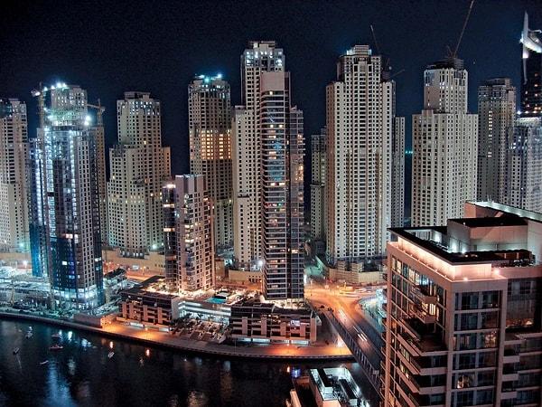 İhtişamlı mimarisinden de anlaşılacağı üzere Dubai, lüks yaşam tarzının merkezi konumlarından biri olarak biliniyor.