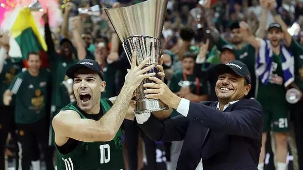 Ergin Ataman, Panathinaikos'un başında EuroLeague'in ardından Yunanistan Ligi şampiyonluğu da kazanmış oldu.