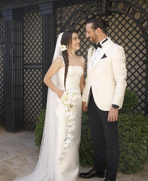 Daha sosyal medyadan birkaç kare paylaşan ikilinin geçtiğimiz günlerde Kadıköy Evlendirme Dairesi’nde nikah masasına oturması herkeste şok etkisi yaratmıştı.