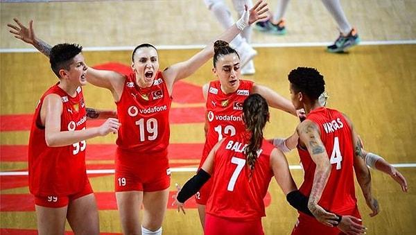 Filenin Sultanları olarak anılan Türkiye Kadın Milli Voleybol Takımı, her maçta bizleri gururlandırmaya devam ediyor.