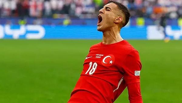 Türkiye- Gürcistan karşılaşmasında, 25.dakikada Mert Müldür'ün golü ile umutlar yeşerdi ve Türk halkı, tek yürekten bu golün sevincini paylaştı.