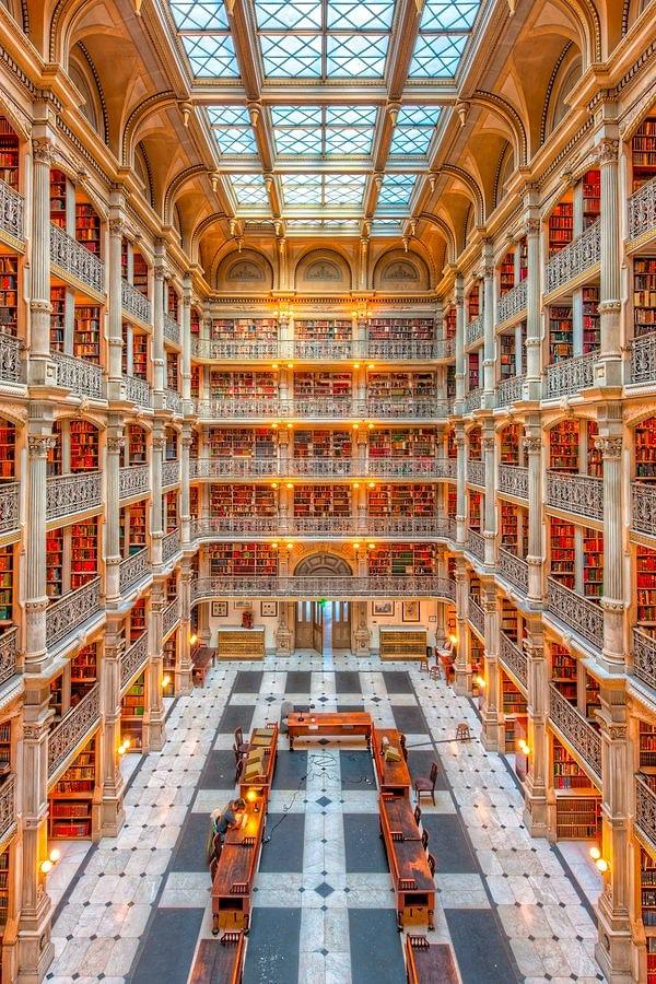 6. Johns Hopkins Üniversitesi George Peabody Kütüphanesi (ABD)