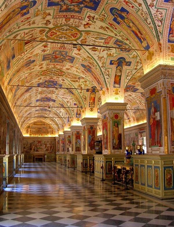 8. Vatikan Apostolik Kütüphanesi (Vatikan Şehri)