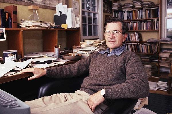 Chomsky'nin tedavi aldığı hastaneden yapılan açıklamada da kendisinin taburcu edildiği, tedavisinin ise evinde süreceği belirtildi.
