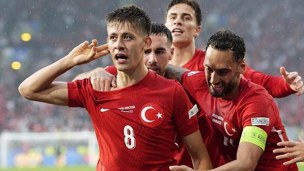 Milli gururumuz Arda Güler, Gürcistan'la yaptığımız grup maçında büyük bir başarıya imza attı.