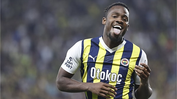 Fenerbahçe'nin de oyuncuyu kaybetmek istemediği biliniyordu ancak, Galatasaray transferi olumlu sonuçlandırmak için bir hayli kararlı gibi görünüyor.