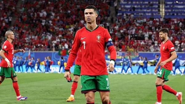 1. Cristiano Ronaldo (Portekiz) - 14 Gol