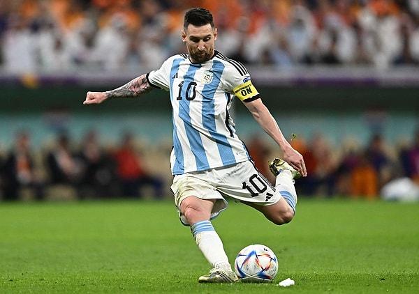 2022 yılında Arjantin formasıyla Dünya Kupası'nı kazanan Messi, kariyerinde sekizinci kez Ballon d'Or ödülünün de sahibi olmuştu.