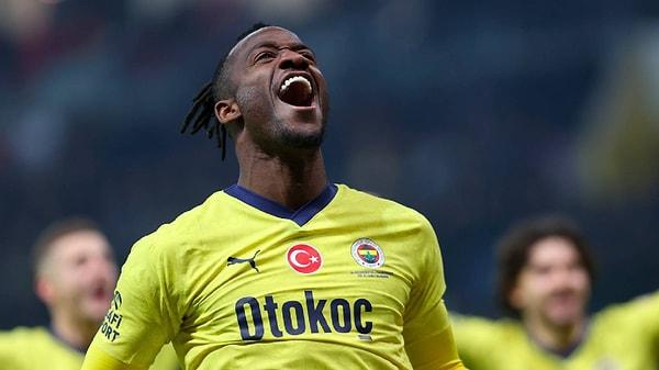 Fenerbahçe'nin Batshuayi’ye teklifi ise şu şekilde olduğu aktarıldı: 3 yıllık sözleşme, 1 milyon euro imza parası, 3 milyon euro yıllık ücret.