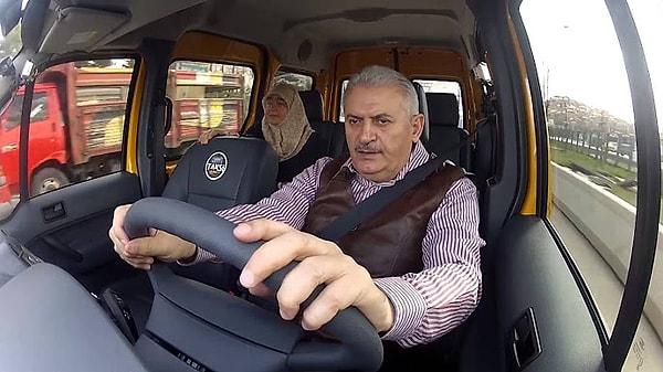 2013 yılında TRT’de yayınlanan “Meclis Taksi” programında, siyasiler şoför koltuğuna oturuyor ve taksiye binen vatandaşlarla konuşarak onları gitmek istedikleri yere götürüyordu.