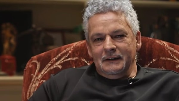 La Gazzetta dello Sport'ta yer alan habere göre; Roberto Baggio ve ailesinin yaşadığı eve İspanya - İtalya maçını izledikleri sırada beş tane silahlı hırsız girdi.