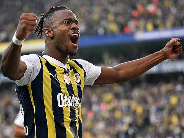 Fenerbahçe ile sözleşmesi biten ve 30 Haziran’da serbest oyuncu olacak golcü oyuncunun Galatasaray ile anlaştığı ortaya çıkmıştı.
