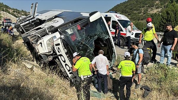 İl Emniyet Müdürlüğü Trafik Denetleme Şubesi ekipleri yolcu otobüsüne Eskişehir’de denetim gerçekleştirmiş ve 23 yolcu da emniyet kemerlerini takmıştı.