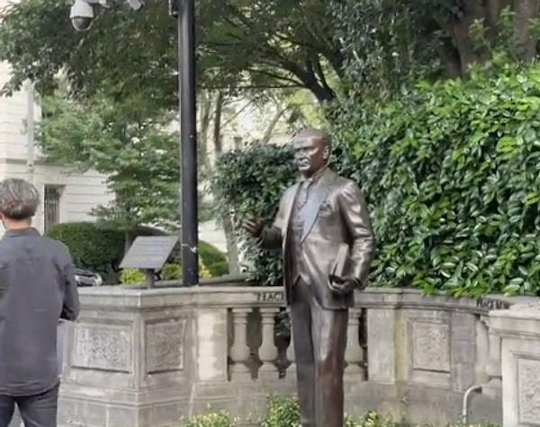 Amerikalı sanatçı Jeffrey L. Hall tarafından yapılan ve 2013 yılında Sheridan Kavşağı'na yerleştirilen bronz Mustafa Kemal Atatürk heykelinin açılışı Atatürk’ün ölümünün 75. yıldönümü olan 10 Kasım 2013'te yapılmıştır.