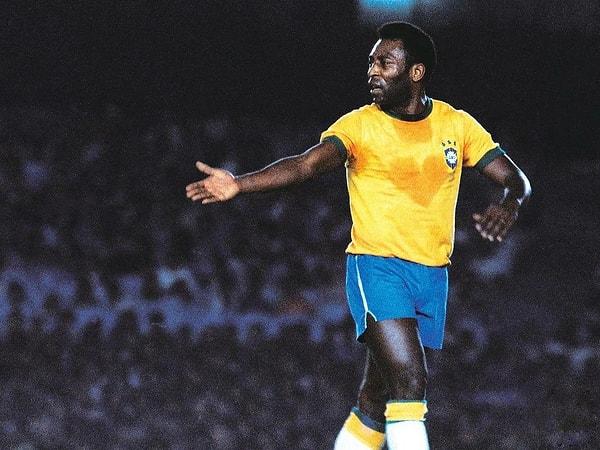 Bir futbol efsanesi olan Pelé de Türkiye'ye gol kaydetmeyen yıldızların başında geliyor. 7 Temmuz 1957'de ilk kez giydiği Brezilya milli formasıyla 92 maçta 77 gol kaydederek inanılmazı başaran futbol efsanesinin attığı hiçbir gol Türkiye'ye karşı değildi.