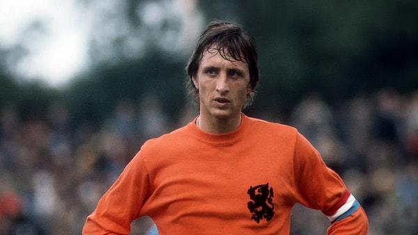 Hollanda'nın gelmiş geçmiş en büyük yıldızlarından Johan Cruyff da bu listede. Hollanda formasıyla 48 maçta 33 gol kaydeden Cruyff'un Türkiye'ye attığı bir golü yok.