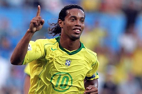 Brezilya'nın 2000'li yıllardaki en büyük yıldızlarından Ronaldinho tam 4 defa Türkiye'ye karşı oynadı ancak bu maçların hiçbirinde gol atamadı.