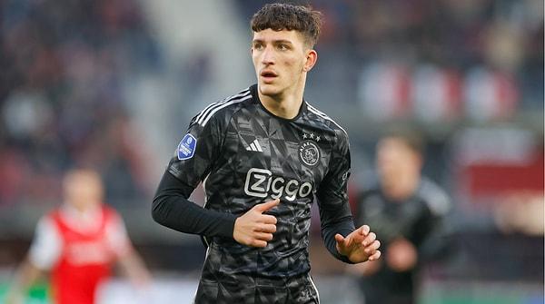 Trabzonspor'da yetişen ve 2022'de Hollanda'nın Ajax takımına transfer olan Ahmetcan Kaplan'ın ilk 11'de yer almaması, tepki çekti.