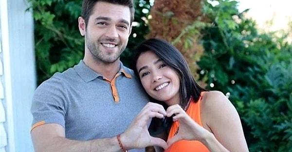 12. 2019 yılında ekranlara gelen "Her Yerde Sen" dizisinde iki sevgiliyi canlandıran Aybüke Pusat ve Furkan Andıç'ın dizisi X'de yeniden gündem oldu. Pusat'ın ağır çekim gösterilen kombini dillere düştü.