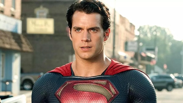 Hatırlarsanız yeni Superman filmi için aylardır Henry Cavill'ın tekrar oynayıp oynamayacağı tartışma konusu olmuştu.