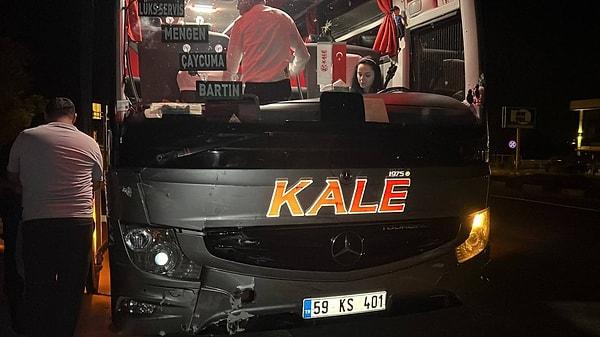 Zonguldak’taki kaza dün akşam saatlerinde Gökçebey ilçe girişindeki kavşakta meydana geldi.