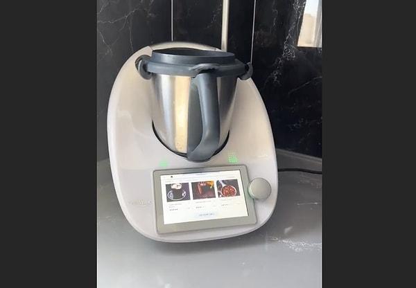 Yemek pişirme robotundan cam silme robotuna kadar hayatı büyük ölçüde kolaylaştıran bu ürünler "Teknoloji nerelere gelmiş?" dedirtti.