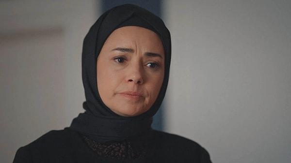 Aydın Hamza'nın haberine göre dizide Meryem'i canlandıran Özgü Namal'ın titizliği dizi setinde zor anlar yaşatıyor.