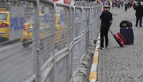 İstanbul Valiliği, Taksim Meydanı ve İstiklal Caddesi'nde sosyal medya platformlarından yapılan yürüyüş çağrılarına yönelik bir açıklama yaparak, bazı yolların trafiğe kapatılacağını bildirdi.