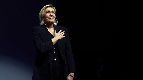 İlk gelen sonuçlara göre seçimin ilk turunda önde olan parti Marine Le Pen'in Ulusal Birlik Partisi.