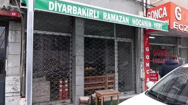 Diyarbakır’da bulunan tarihi Ulu Cami'de yaptığı konuşmalarla özellikle TikTok'ta hatırı sayılır bir şöhrete kavuşan Diyarbakırlı Ramazan Hoca, daha sonra bazı tehditler aldığını söyleyerek İstanbul'a gelmiş ve bir çay ocağı açmıştı.