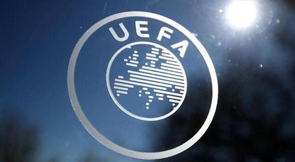 UEFA kuralları, her türlü müstehcen hareketin veya saldırgan ya da aşağılayıcı eylemin kırmızı kartla cezalandırılması gerektiğini belirtiyor.