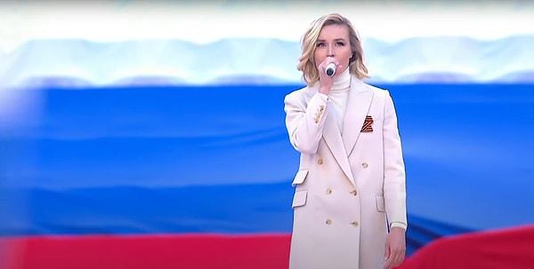 Eurovision hayranları arasında 'kötü şöhretli' bir isim olan Polina Gagarina, 2022 yılında Kırım'ın ilhakının 8'inci yıl dönümünde Moskova'daki bir etkinliğe katılarak büyük tepki toplamıştı.