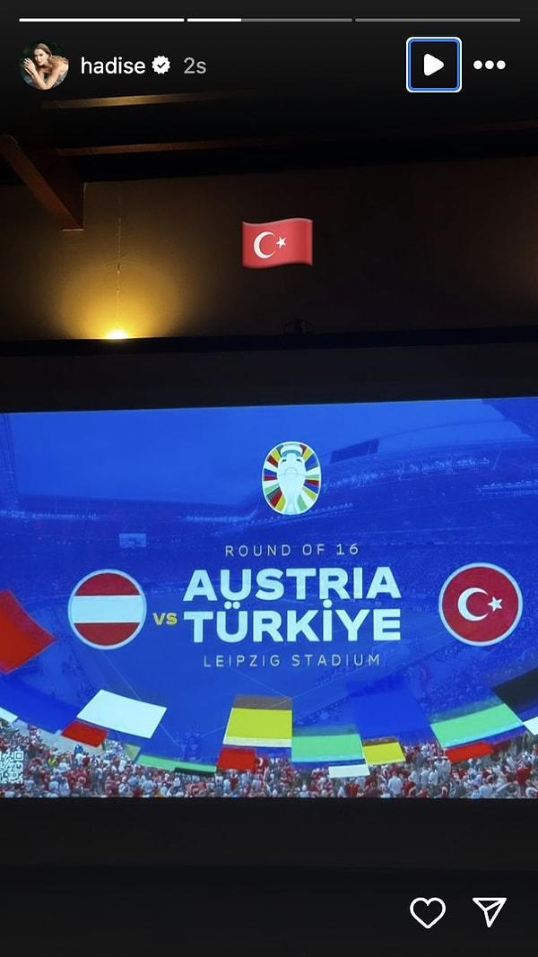 Hadise Avusturya- Türkiye maçını izledi.