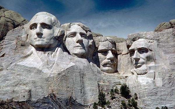 5. Amerika Birleşik Devletleri'nin Güney Dakota eyaletinde, ABD'nin 4 başkanın yer aldığı dev heykelden oluşan Rushmore Dağı Anıtı!