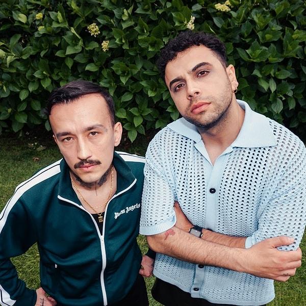 Salman Tin ve Bilge Kağan Etil tarafından 2018 yılında kurulan Köfn grubu "Bi' Tek Ben Anlarım" adlı şarkılarıyla inanılmaz bir çıkış yaşadıları.