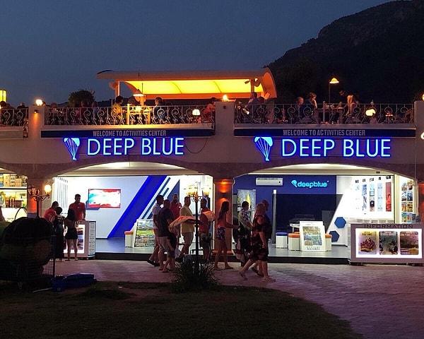 4. Deep Blue Bar