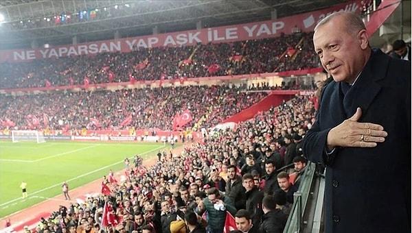Cumhurbaşkanı Erdoğan'ın, aynı gün A Milli Futbol Takımı'nın saat 22.00'de Hollanda ile oynayacağı EURO 2024 çeyrek final maçını izlemek için Almanya'ya gideceği öğrenildi.