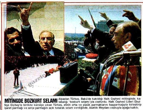 Ancak hareketin medyaya düşen ilk görüntüsü Bakü’de 1992 yılında Ebulfeyz Elçibey’in düzenlediği mitingde Alparslan Türkeş tarafından yapıldığı görünüyor.