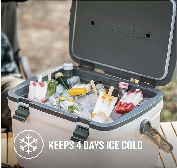 Stanley Adventure serisi taşınabilir kamp soğutucusu, 28 litre kapasitesi ile kamp gezilerinizin vazgeçilmezi olacak.