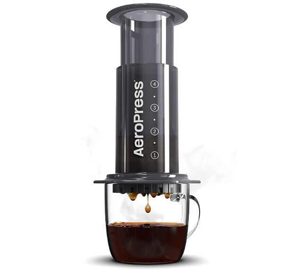 Latte, cappuccino ve diğer espresso bazlı kahveleri yaklaşık 1 dakikada hazırlayan Aeropress orijinal kahve ve espresso makinesi.