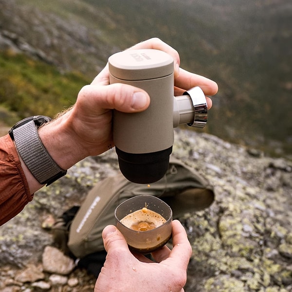 Kapsül kahve sevenler için Minipresso NS2 taşınabilir espresso makinesi.