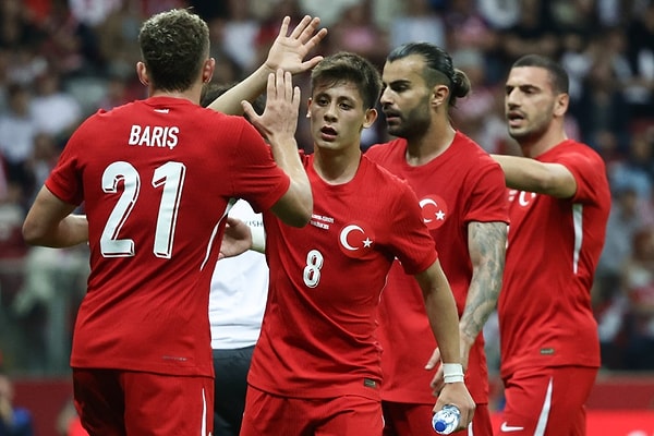 Hollanda maçında Samet Akaydin ile 1-0 öne geçen A Milli Takım'da bu golün asistliğini Arda Güler yaptı.