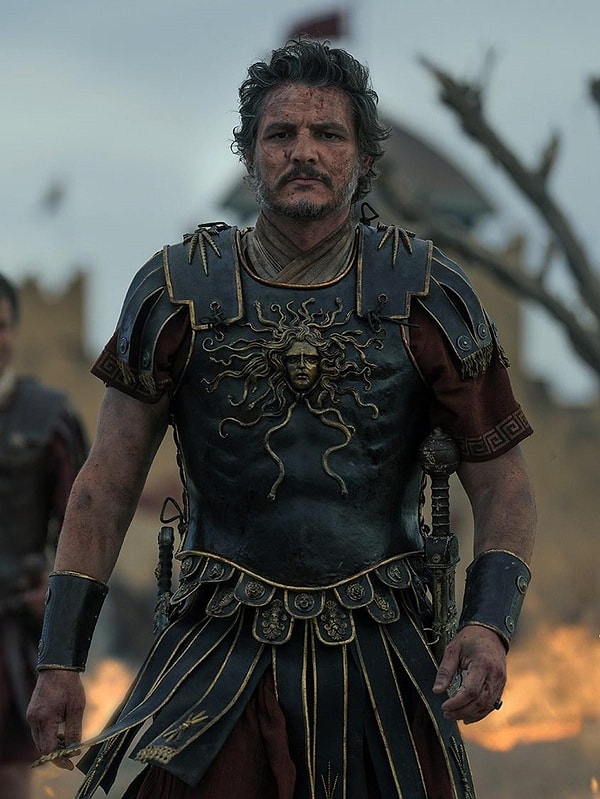 Pedro Pascal, who has recently gained fame with "The Last of Us" and "The Mandalorian" series, will appear as a general named Marcus Acacius. We will see Denzel Washington in the role of Macrinus.