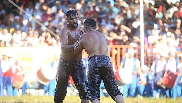 Tarihi 663. Kırkpınar Yağlı Güreşleri'nde Yusuf Can Zeybek, üst üste ikinci kez başpehlivan unvanını kazandı.