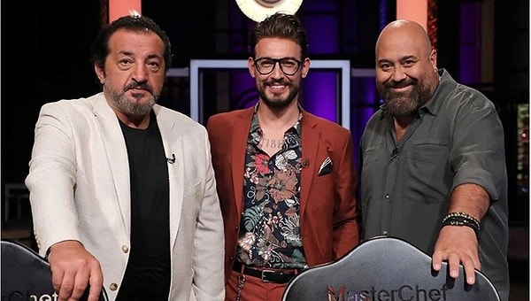 Masterchef Türkiye 2024'te üçlü düellolar başladı. Yarışmacılar tam gaz MasterChef olma yolunda yarışa devam ediyor.