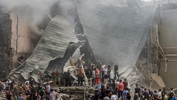 Kiev Belediye Başkanı Vitali Kliçko, Ukrayna'nın başkentine düzenlenen saldırının, Moskova'nın iki yıldır süren geniş çaplı işgali sırasındaki en kötü saldırılardan biri olduğunu söyledi.