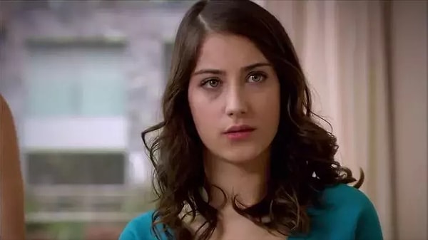 Ünlü oyuncu Hazal Kaya Aşkı Memnu'nun finalinden sonra Çağatay Ulusoy ile Adını Feriha Koydum adlı dizide rol almıştı.