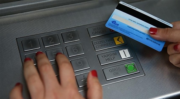 Türkiye Cumhuriyet Merkez Bankası (TCMB), kullanıcı deneyimini iyileştirmek ve dolandırıcılık faaliyetlerini engellemek amacıyla ATM'lerde ve mobil uygulamalarda önemli güncellemeler yaptı.